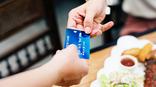 怎么改信用卡的紧急联系人？有哪些方法？